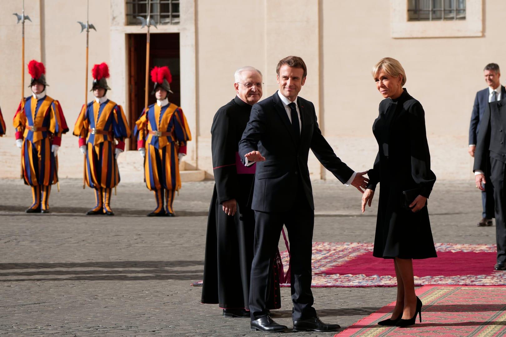 Pope, Macron meet at Vatican; Ukraine concerns loom large