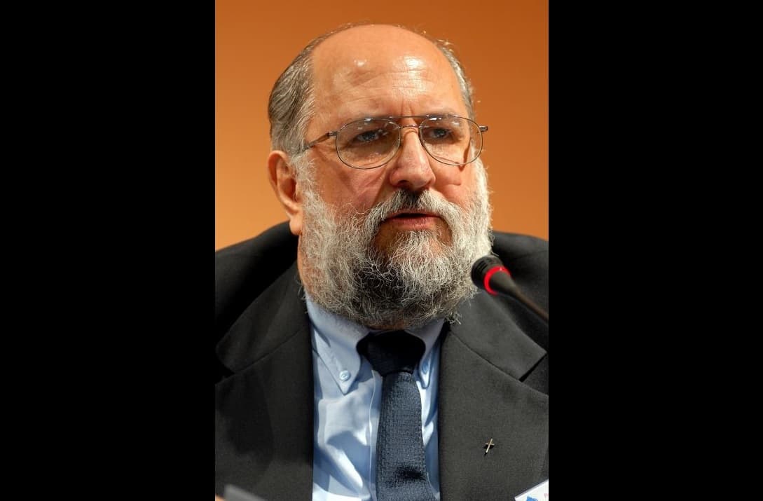 Capping a decade-long probe, Vatican expels founder from scandal-plagued movement
