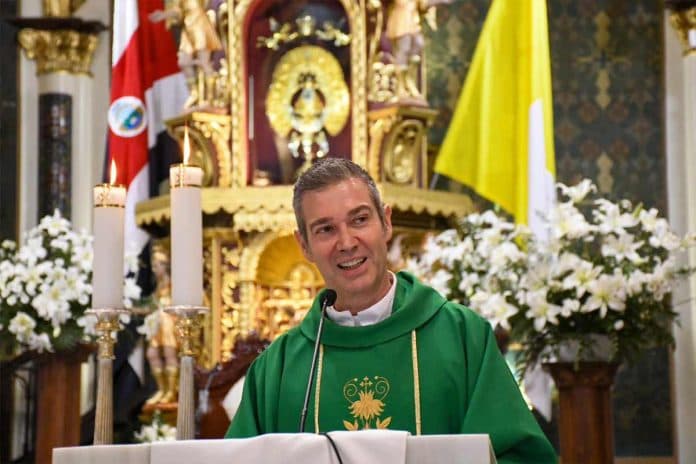 Vatican ‘007’ back in Peru to continue probe of scandal-plagued groups