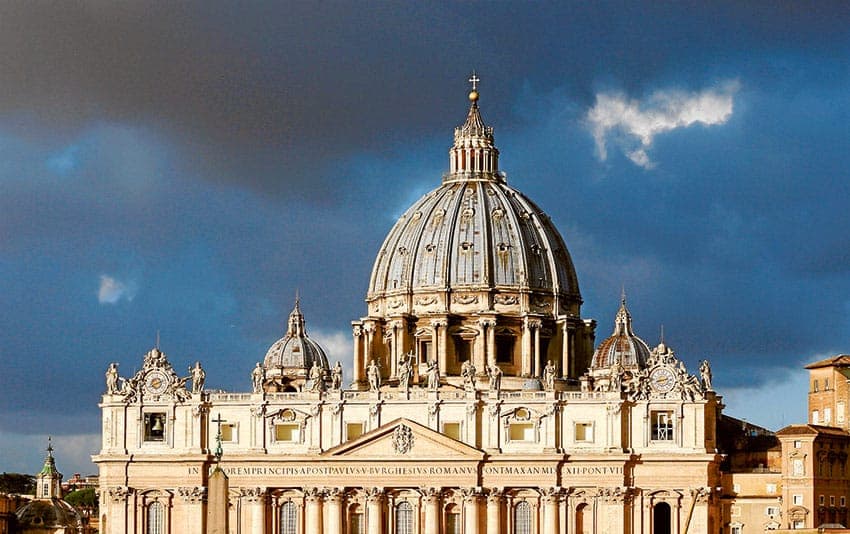 Peruvian archbishop in scandal-plagued community meets pope